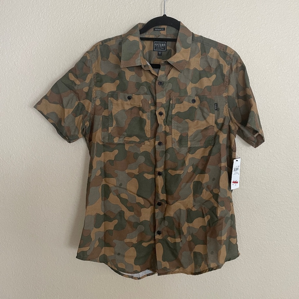 Guess camo shirt